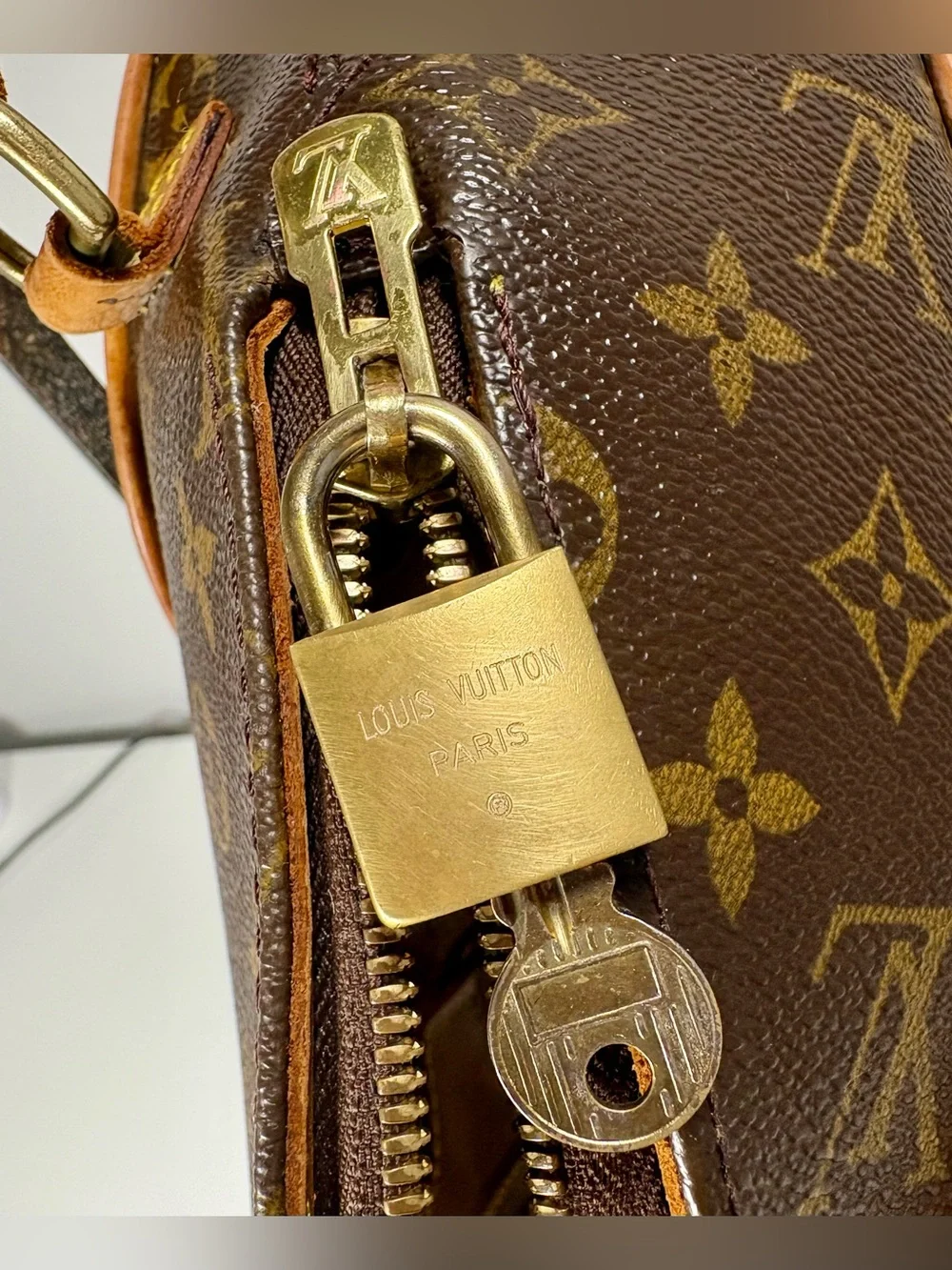 LOUIS VUITTON Vintage Monogram Ellipse Sac a Dos Backpack W/Lock & Dust bag